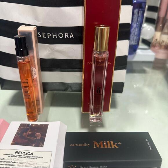 Dolce and Gabbana Perfume and Fragrance Mini Travel Set - Picture 2 of 6